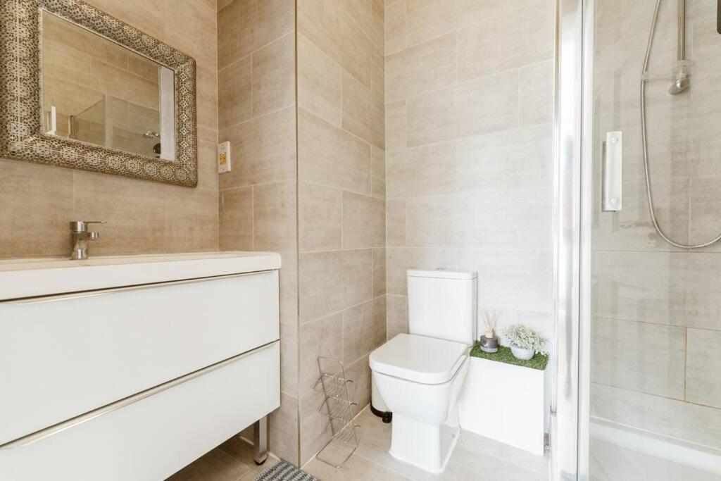 Spacious Ensuite Room Near Top Tourist Attractions London Exterior photo